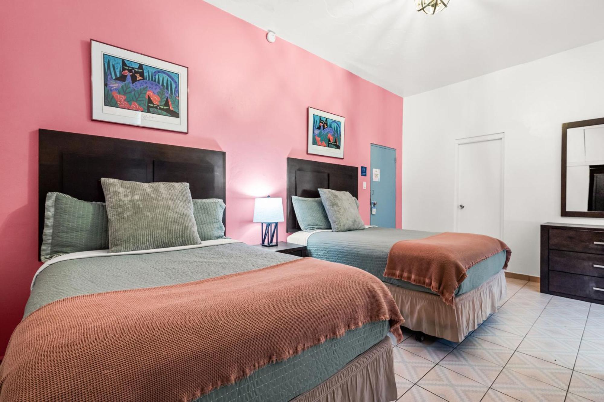 Borinquen Beach Inn San Juan Esterno foto